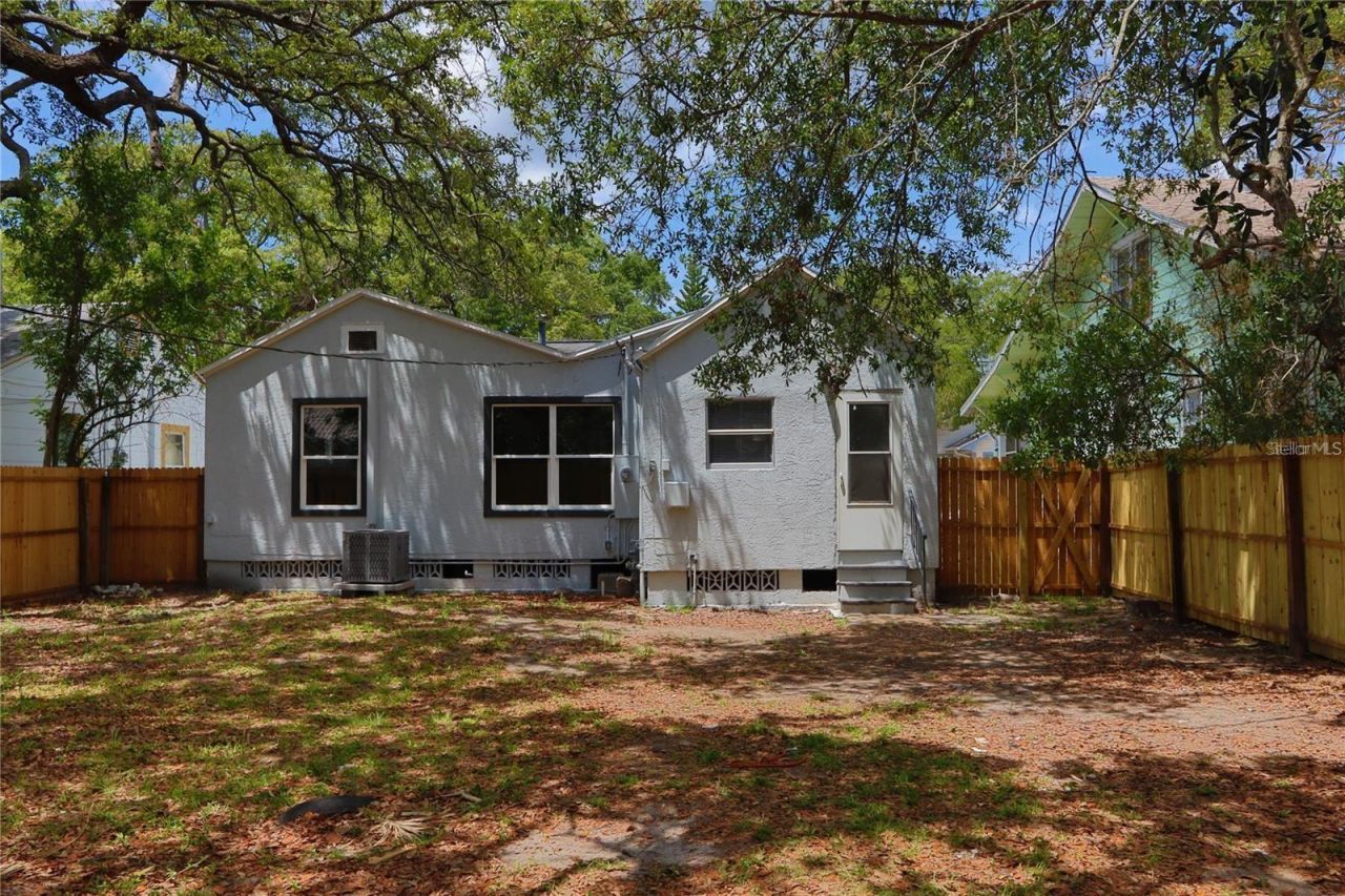 1532 13th Street S, Saint Petersburg, FL 33705 Photo