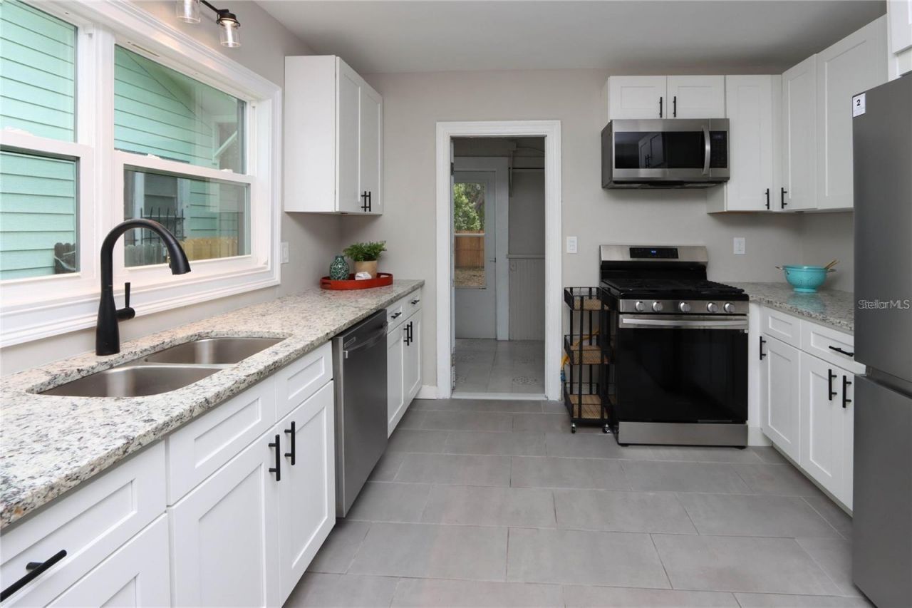 1532 13th Street S, Saint Petersburg, FL 33705 Photo