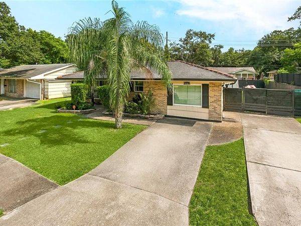 6311 BRUNSWICK Court, New Orleans, LA 70131