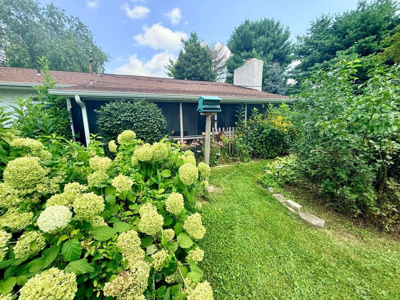 5273 Solomon Avenue , Groveport, OH 43125 Photo 2