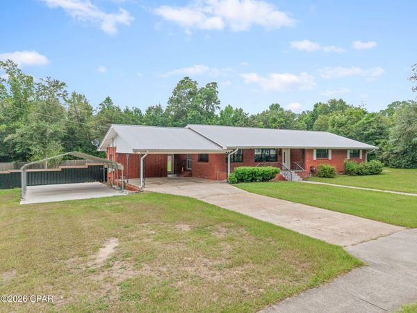 652 2nd Street, Chipley, FL 32428