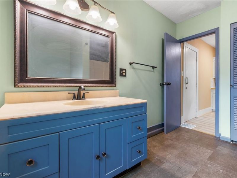 2371 Greensburg Road, Green, OH 44720 Photo 14