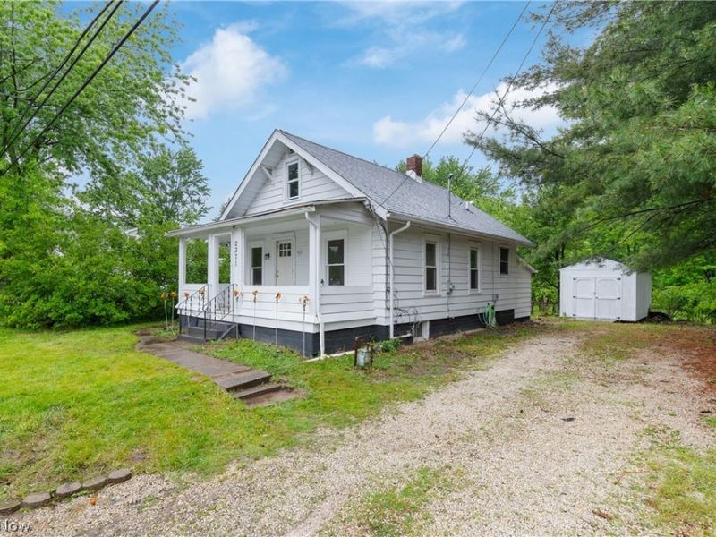 2371 Greensburg Road, Green, OH 44720 Photo 2