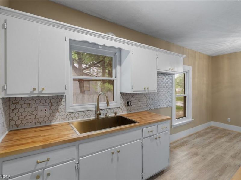 2371 Greensburg Road, Green, OH 44720 Photo 5