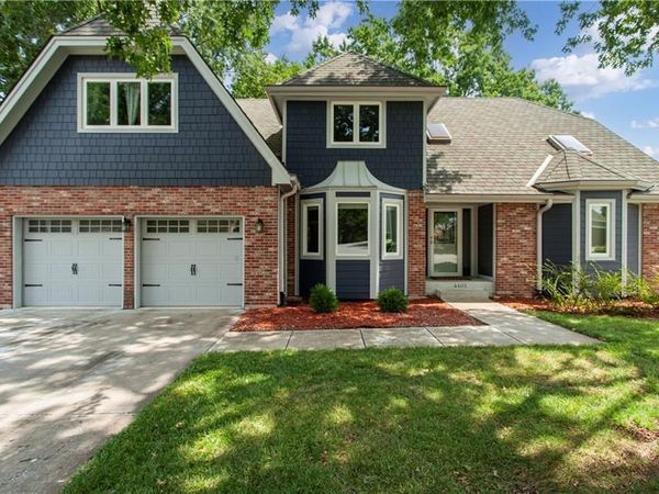 4401 NE Hoit Drive, Lee's Summit, MO 64064