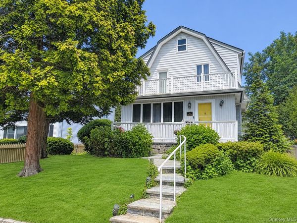 4 Spruce Place , Great Neck, NY 11021