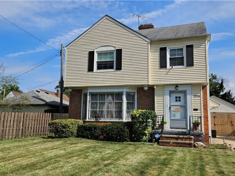 27140 Parkwood Drive, Euclid, OH 44132 Photo 1