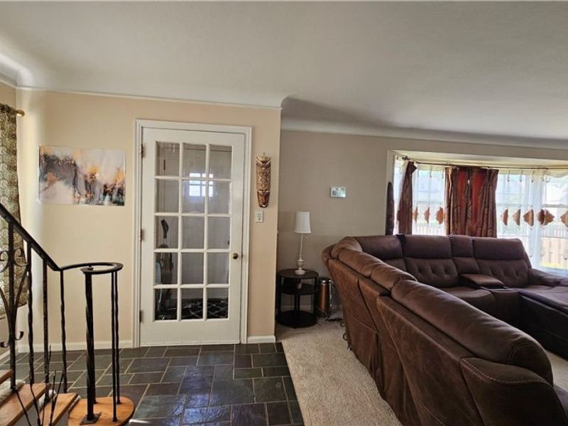 27140 Parkwood Drive, Euclid, OH 44132 Photo 6