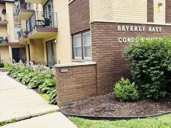 10425 S Hale Avenue , Unit 1A, Chicago, IL 60643