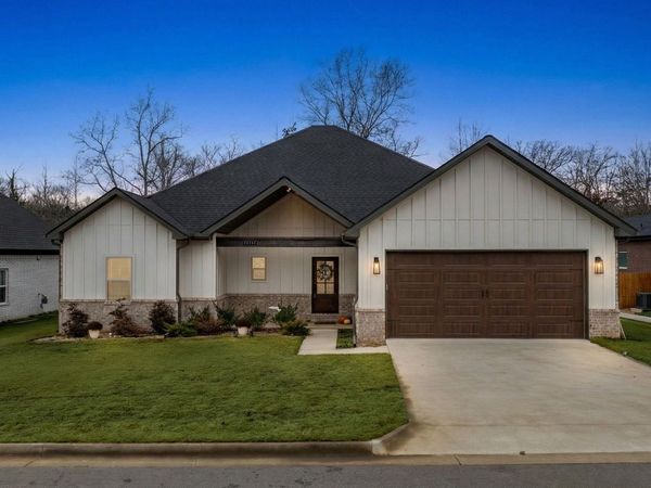15015 Matterhorn Loop , Maumelle, AR 72113