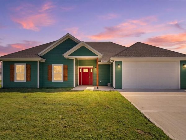 206 Constitution Lane, East Lynne, MO 64743