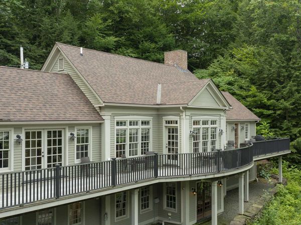 145 Stephen Day Lane, Hartford, VT 05059