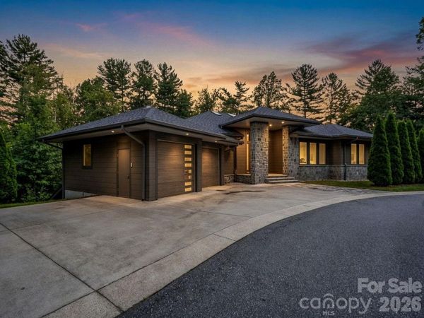 55 Pheasant Branch Court, Hendersonville, NC 28739