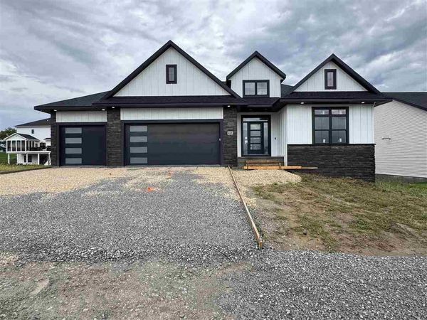 612 Rock Ridge Rd, Tiffin, IA 52340