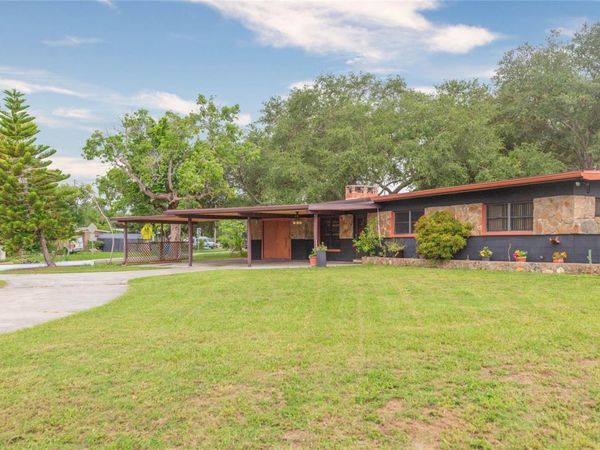 8813 SE FLAME VINE AVENUE , SEMINOLE, FL 33777