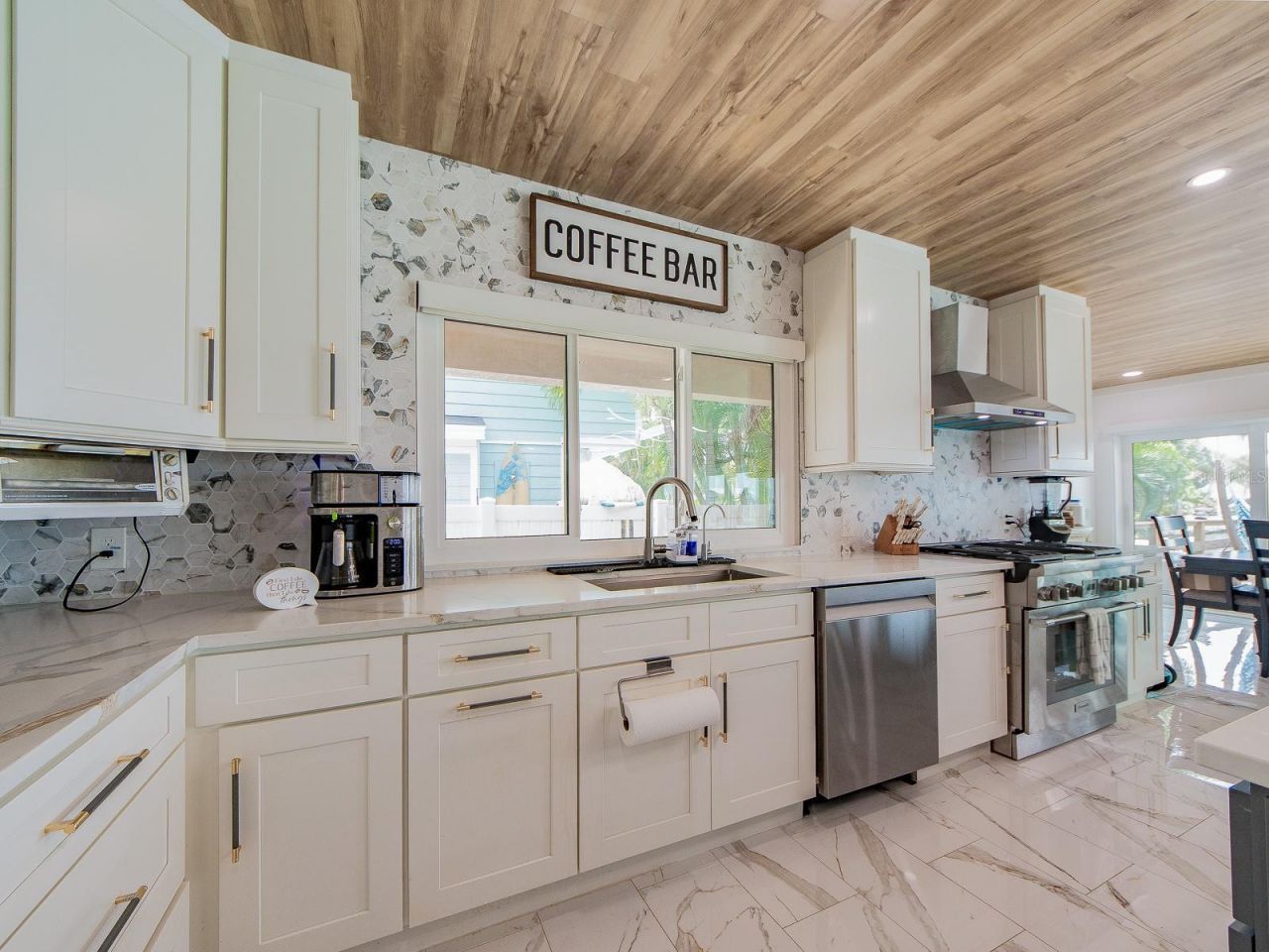 1826 Venetian Point Drive, Clearwater, FL 33755 Photo