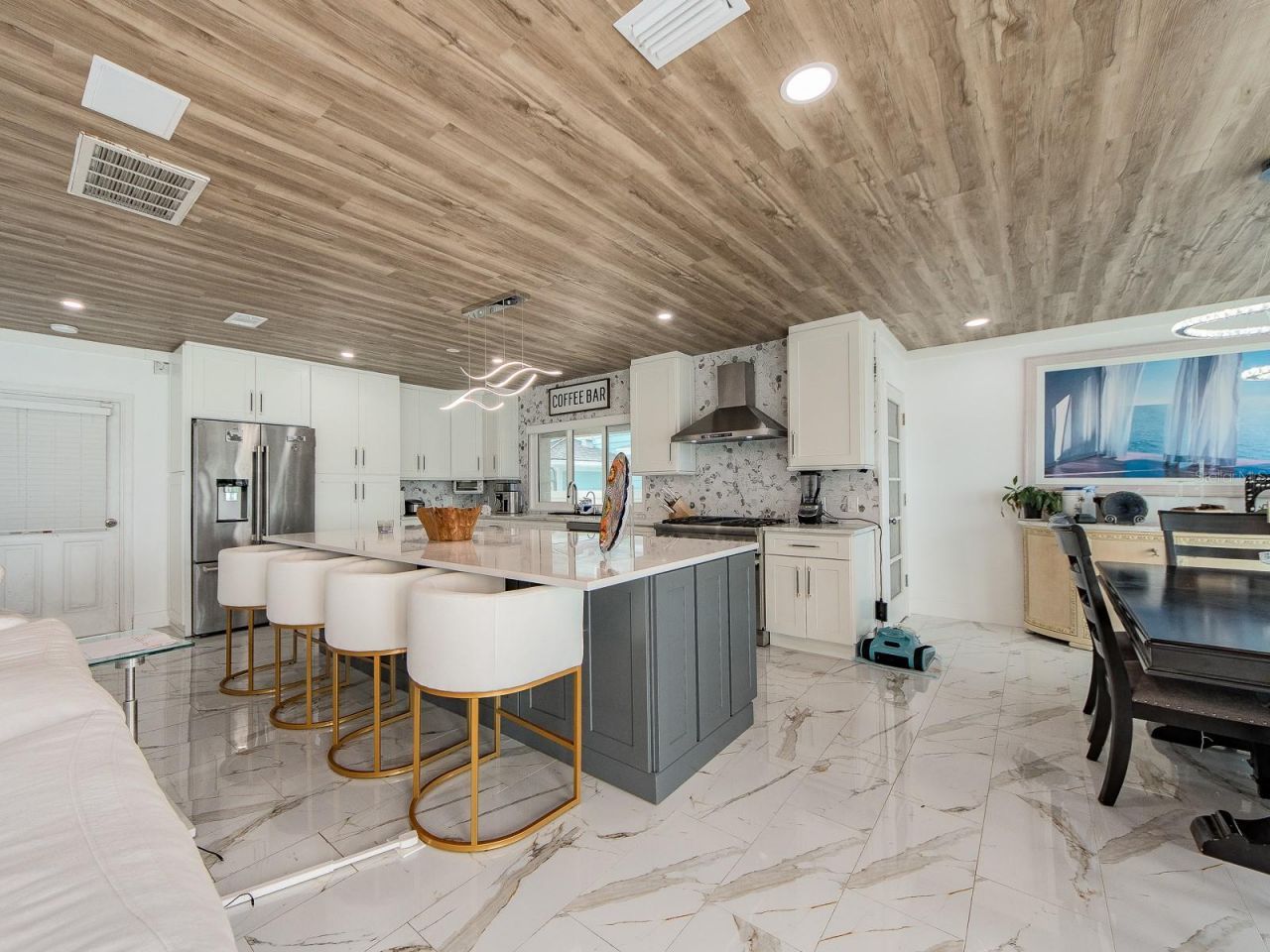 1826 Venetian Point Drive, Clearwater, FL 33755 Photo