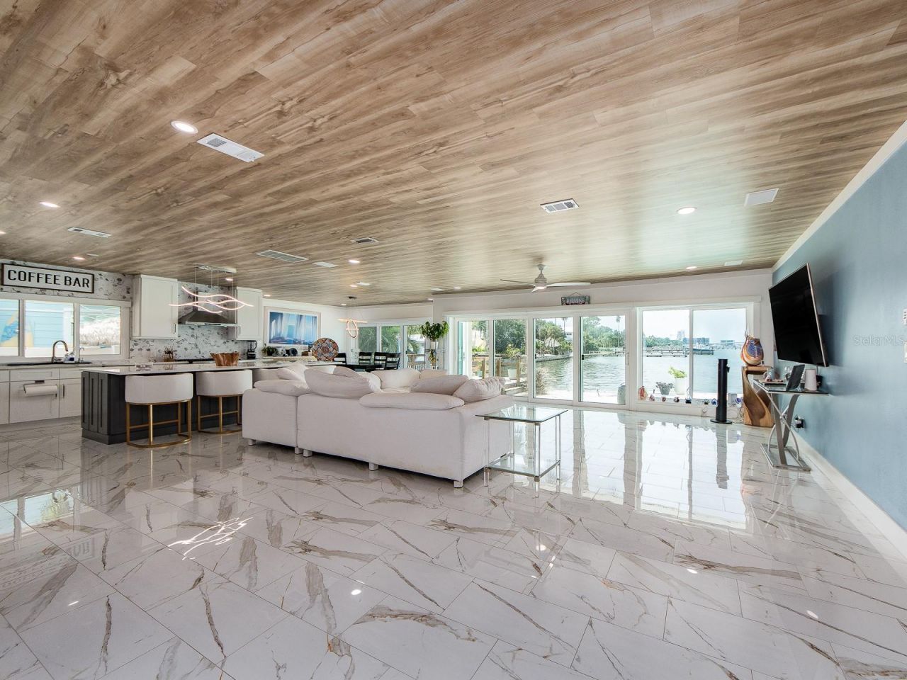 1826 Venetian Point Drive, Clearwater, FL 33755 Photo