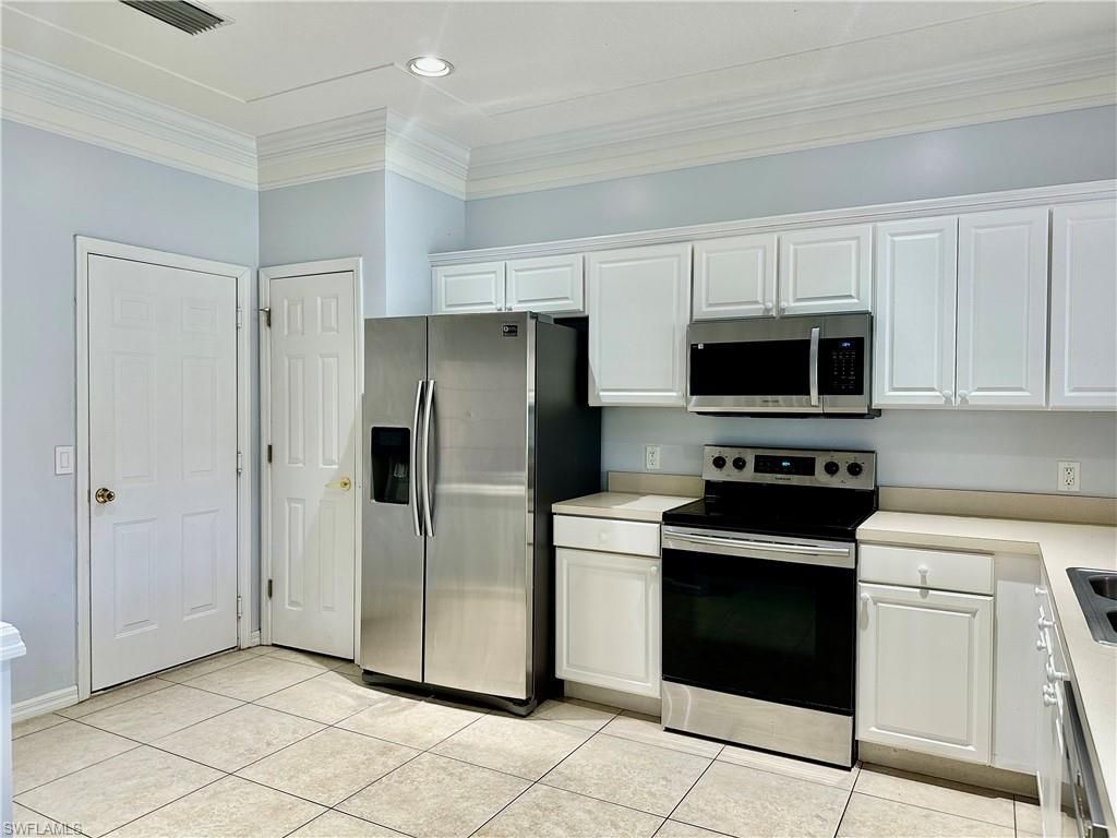 1164 Oxford Ln , Unit 29, Naples, FL 34105 Photo