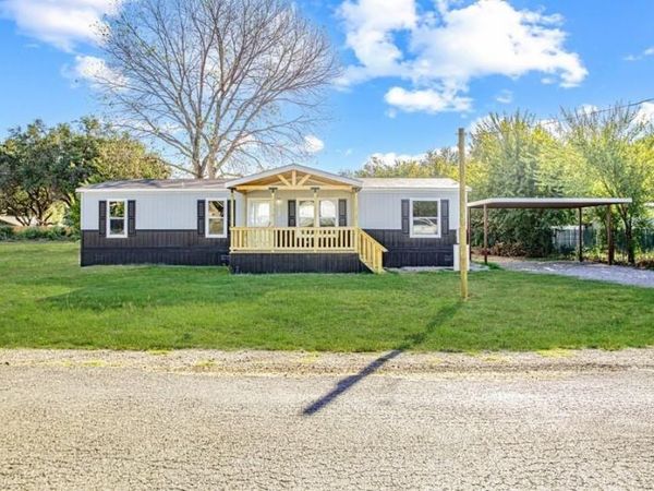 123 Kelly Court, Azle, TX 76020