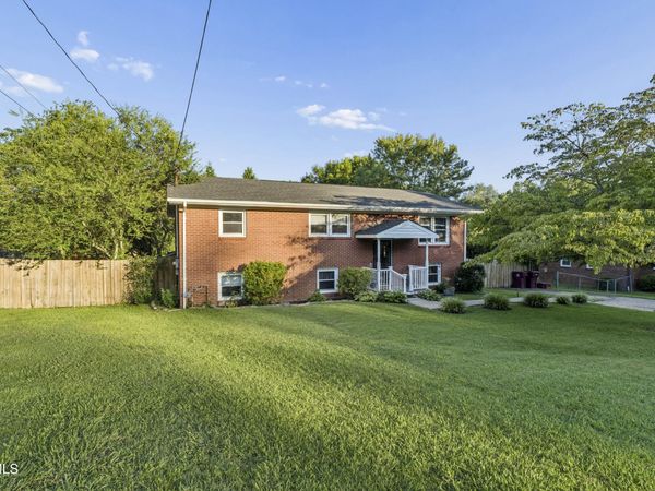 1715 Mcclellan Drive, Johnson City, TN 37604