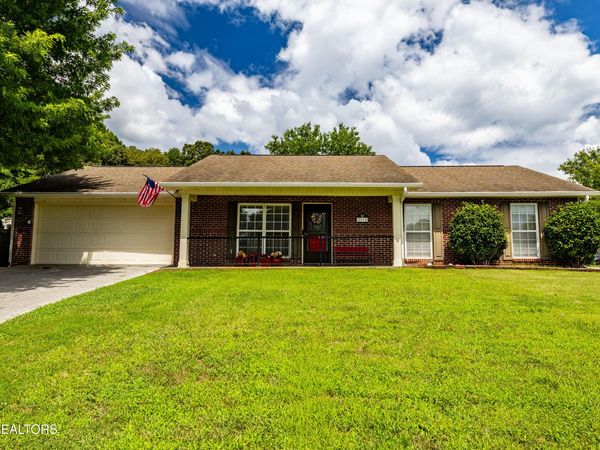 3002 Country Meadows Lane, Maryville, TN 37803