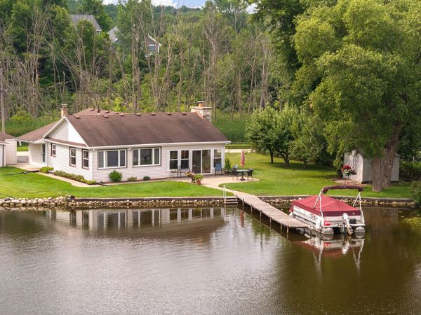 3464 South Shore Dr, Richfield, WI 53033