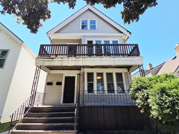 2207 S 11th St, Milwaukee, WI 53215