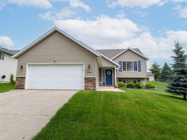 5171 51st Street NW, Rochester, MN 55901