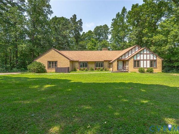901 Oak Lane , Kilmarnock, VA 22482