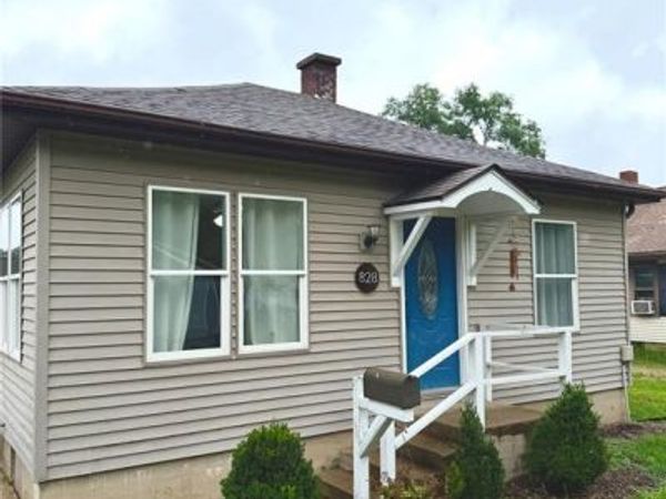 828 Freeland Avenue , Hillsboro, IL 62049