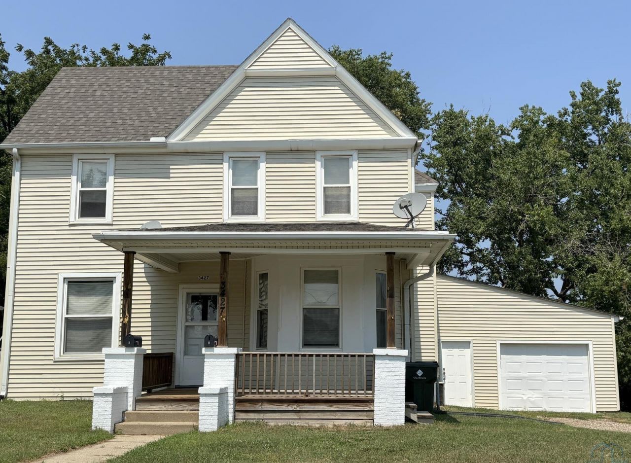 3427 Garretson Ave, Sioux City, IA 51106 Main Photo
