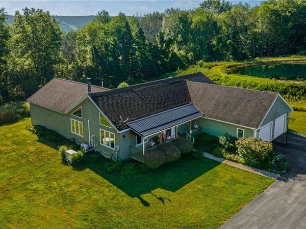 1108 Underhill Road , East Aurora, NY 14052