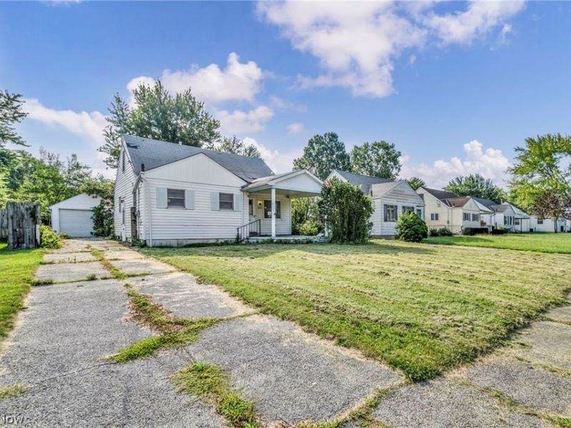 1513 Maple Drive , Lorain, OH 44052 Photo 4