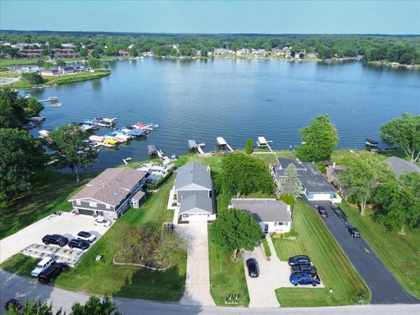 3496 W Lakeshore Drive , Crown Point, IN 46307