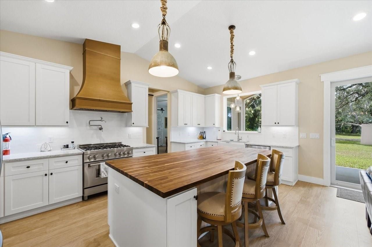 32 N Shadow Wood Drive , Inverness, FL 34450 Photo