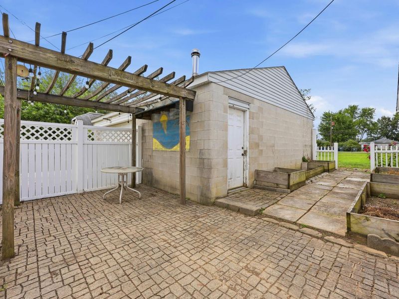 1943 Rea Avenue , Columbus, OH 43223 Photo 9