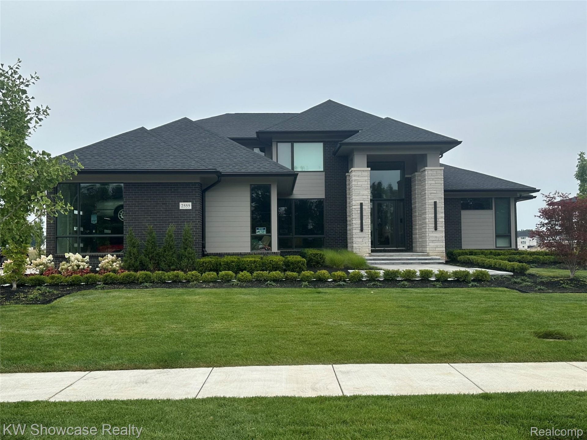 2555 Crystal Lake Drive, Commerce Township, Mi 48382 Main Photo