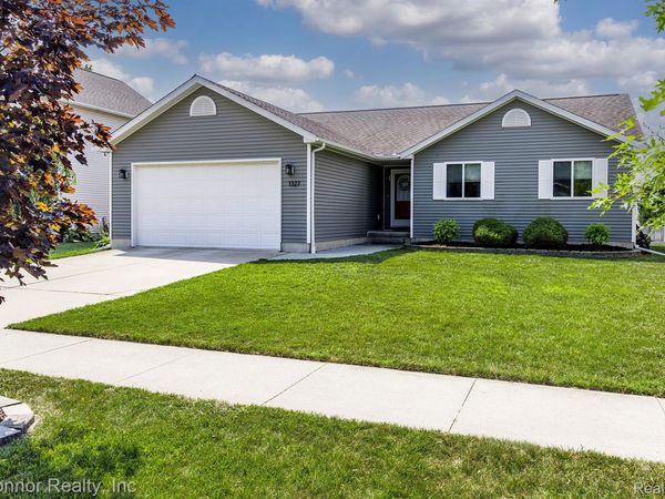 1327 Maddison Avenue , Marysville, Mi 48040