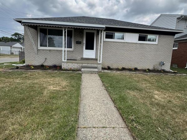 25454 Pattow Street, Roseville, MI 48066