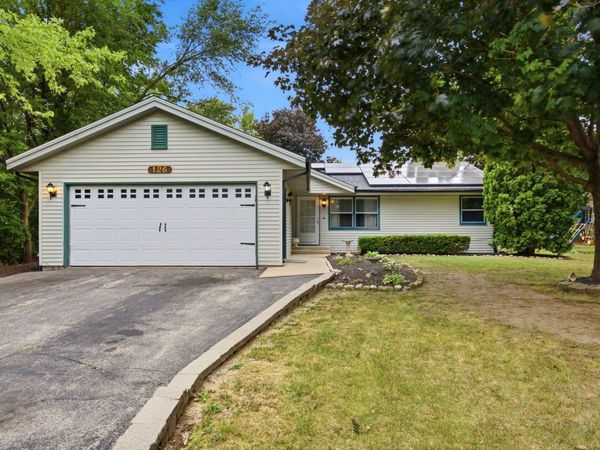 126 NE Queensbury Place NE, Poplar Grove, IL 61065