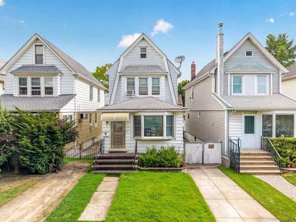 7129 Manse Street , Forest Hills, NY 11375