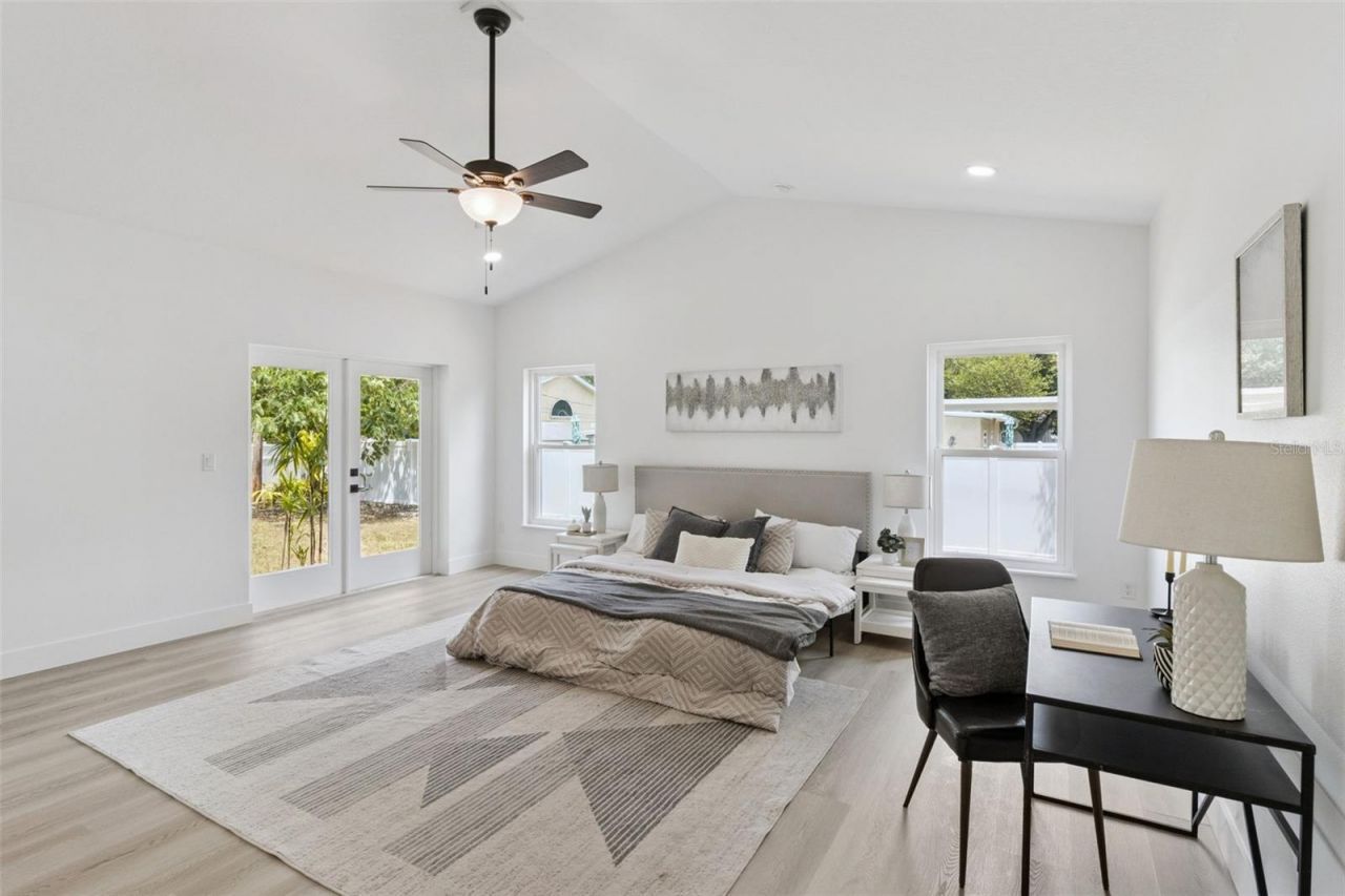 7211 Orpine Drive N, Saint Petersburg, FL 33702 Photo