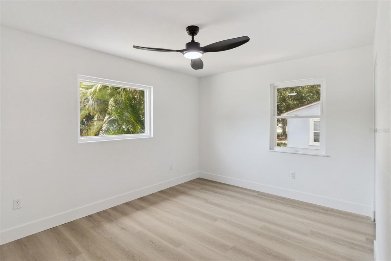 7211 Orpine Drive N, Saint Petersburg, FL 33702 Photo