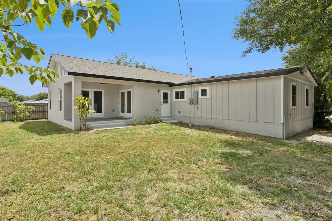 7211 Orpine Drive N, Saint Petersburg, FL 33702 Photo