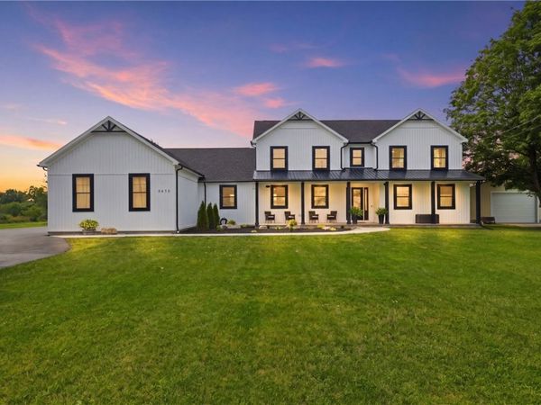 8658 E Main Road, Le Roy, NY 14482