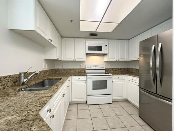 300 Crestwood Court N, Unit 302, Royal Palm Beach, FL 33411