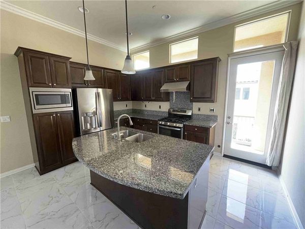 11316 Paseo La Cumbre , Porter Ranch, CA 91326