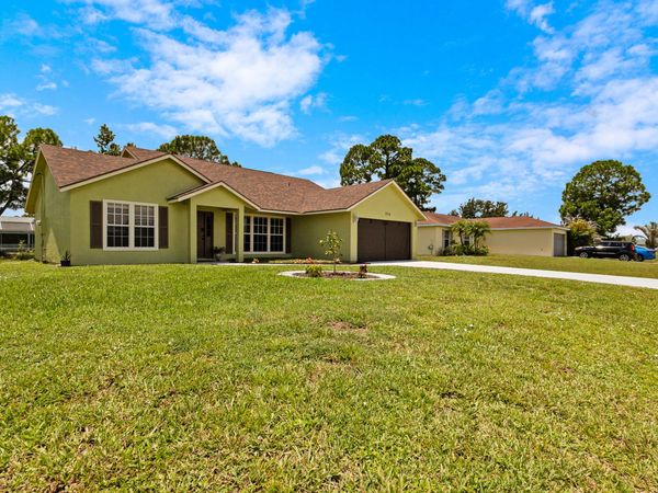 574 SW Fairview Avenue, Port Saint Lucie, FL 34983