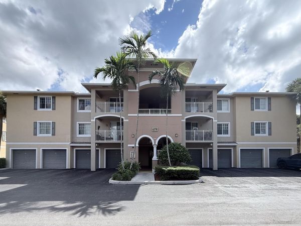6378 Emerald Dunes Drive, Unit 301, West Palm Beach, FL 33411